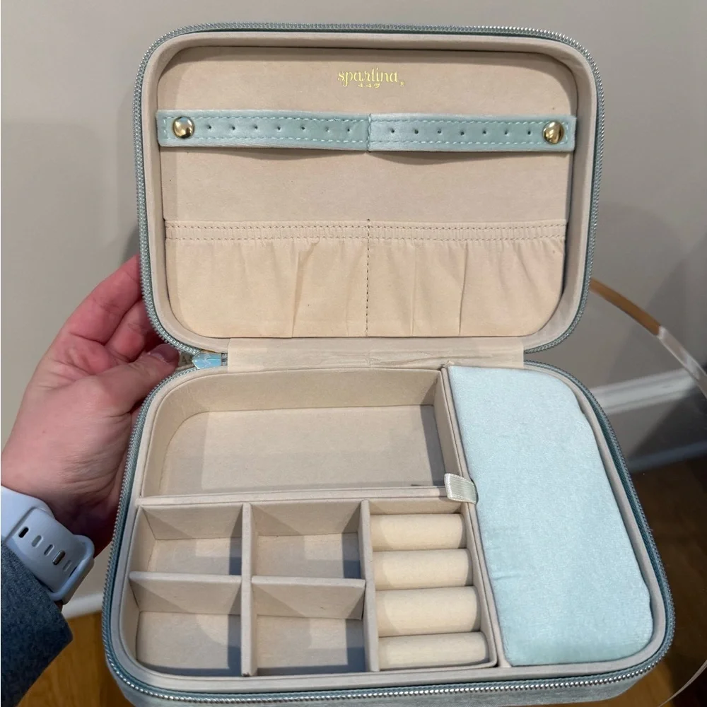 Spartina 449 Floral Embroidered Velvet Travel Jewelry Case - Dausfuskie Island - Picture 7 of 11